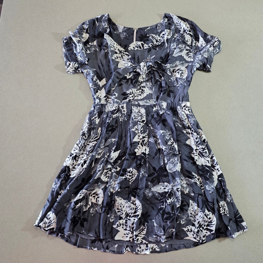 Free People Women Gray Floral Tropical Tie Front Mini Dress Size 4 Cutout Rayon